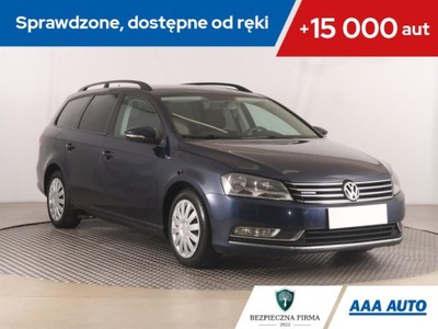 VW Passat 1.6 TDI, Navi, Klima, Klimatronic