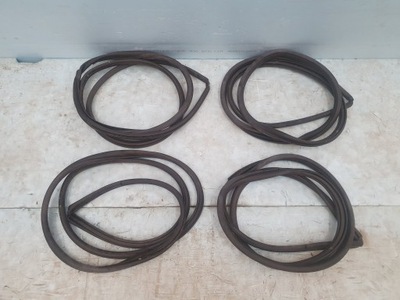 Уплотнители дверь toyota hilux 8 viii комплект фото №1