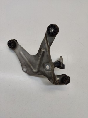 Bmw 6 f12 f13 6775355 перед кронштейн / кронштейн насоса abs фото №1