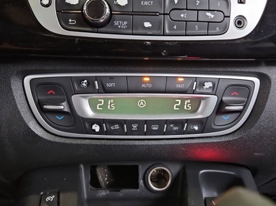 Консоль панель обдув renault scenic iii 275109409r фото №1