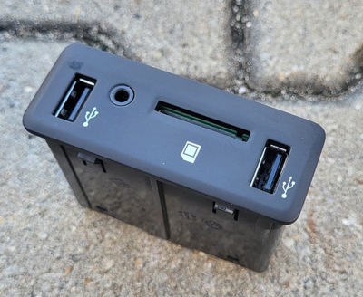 Renault talisman port usb sd 280236887r фото №1