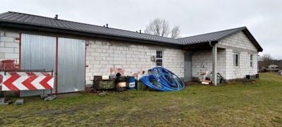 Magazyny i hale, Pieski, Międzyrzecz (gm.), 251 m²
