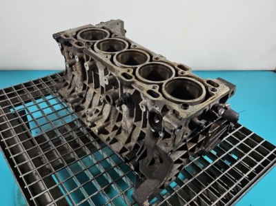 Блок двигуна volvo v50 s40 ii 2.4b 20v b5244 фото №1