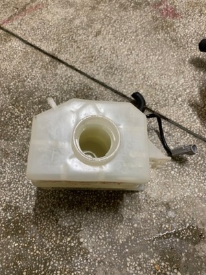 Бачок рідина гальмівний lexus nx фото №1