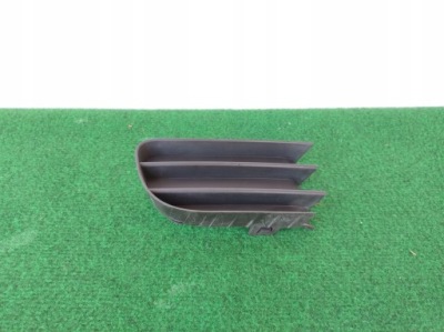 Renault megane 2 2 02-06 год правая решётка бампера заглушка противотуманной фары фото №1