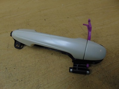 Ручка наружная правая задняя toyota rav4 iv белый перламутр 070 фото №1