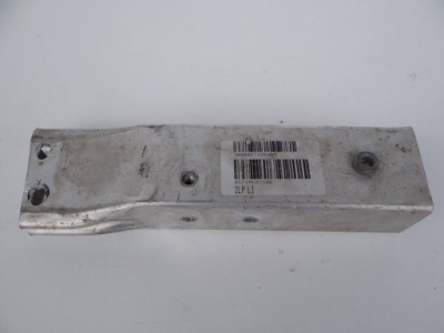 Зона нижній балка передньої bmw i3 7296855 фото №1