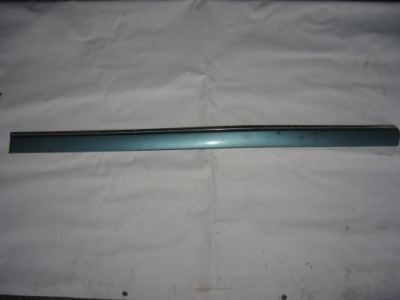 Молдинг средняя дверь левый перед audi a8 d2 4d0853951 фото №1