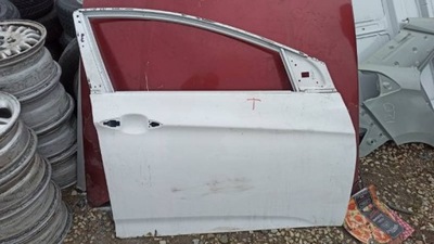 Hyundai i40 двері перед праве фото №1