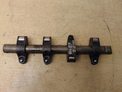 Вал кронштейн помпові форсунки audi a4 b7 2.0 tdi фото №1