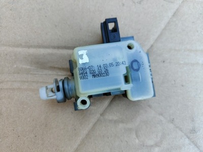 Моторчик крышка топлива smart forfour a4548200326 фото №1