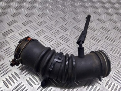 Труба впускной воздуха toyota starlet p9 1.4 17881-11520 фото №1