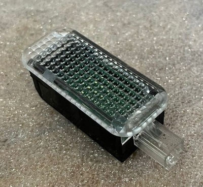 Лампа кабіни led audi 4e0947415 фото №1