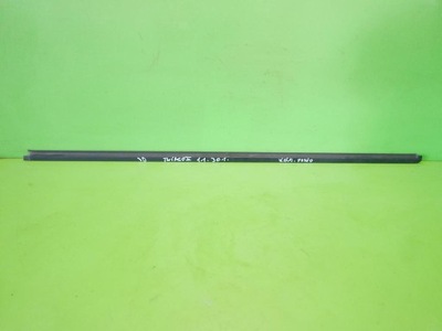 Молдинг уплотнитель левая перед renault twingo ii 3d фото №1