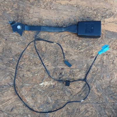 Skoda yeti клипса поперечина правый перед 5l0858471g фото №1