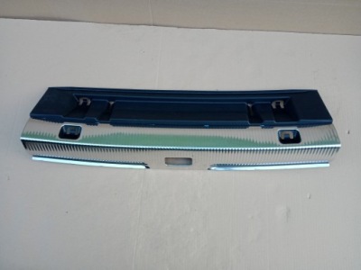 Audi q3 1 молдинг накладка порог багажника 8u0864483m фото №1