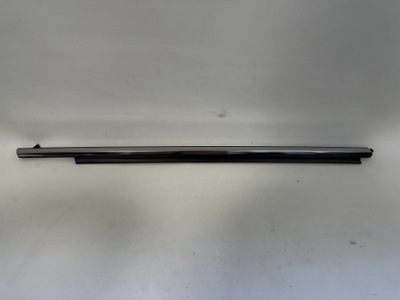Mazda 3 bm молдинг уплотнитель bjs8rr8 фото №1