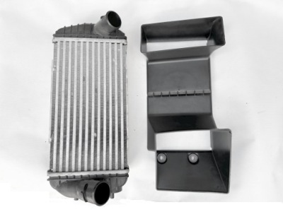 Інтеркулер kia sportage 28270-2b743 оригінал фото №1