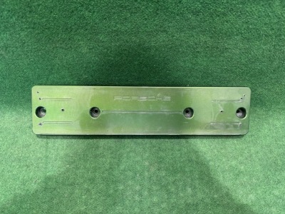 Подкладка номерного знака porsche taycan 9j1807287e фото №1