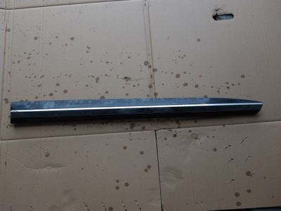 Молдинг двері vw arteon правий перед 3g8 фото №1