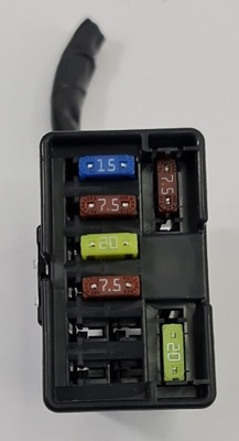 Коробка предохранителей mazda rx-8 fb102400b фото №1