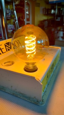 Żarówka Philips HUE Filament G93 E27 (1578)