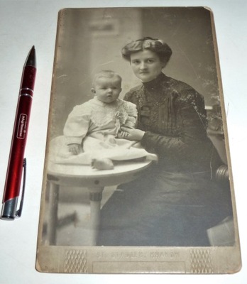 Kartonik MAMUSIA Z DZIECKIEM Stadler Kraków