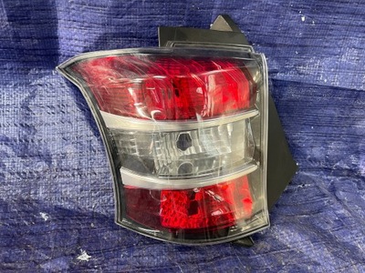 Toyota iq ліва задня лампа фото №1