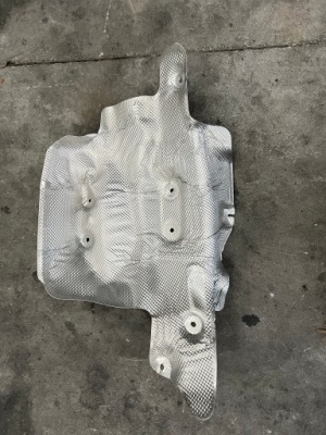 Mercedes gt amg w190 защита тепловая a1906820800 фото №1