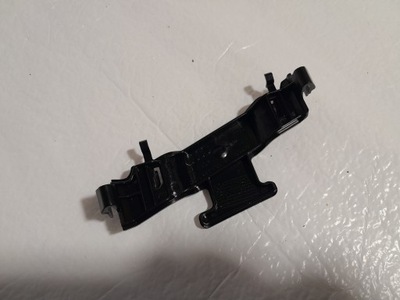 Audi a4 b9 lift кронштейн защита стойка 8w0867192 фото №1