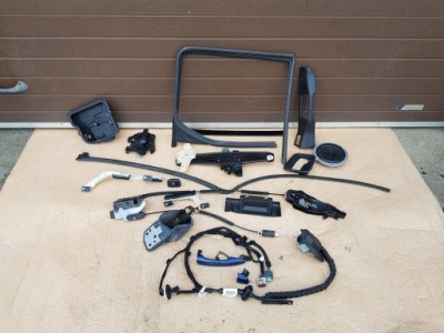 Opel combo 2018 молдинг двері розсувних ліва 95526718 фото №1