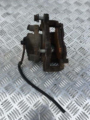 Супорт гальмівний правий перед jaguar f-pace 16- x761 фото №1