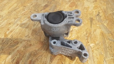 Подушка двигуна nissan 1.6dci фото №1