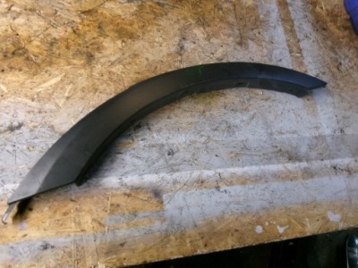 Bmw x3 e83 молдинг крила ліва задня фото №1