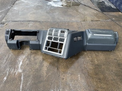 Панель приладів приладова консоль панель приладів iveco stralis фото №1