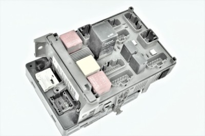 Бортовий комп'ютер модуль renault 8200220684 фото №1