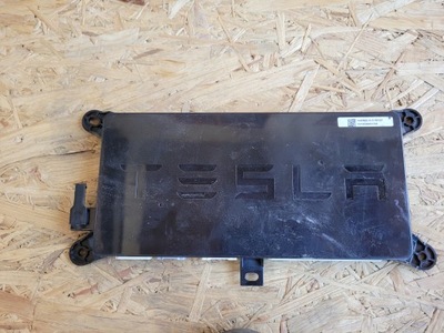Блок управления дверь tesla model x 1043900-10 фото №1