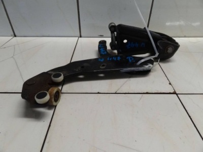 Mb vito w447 2014 направляющая ролик дверь раздвижных правых a4477601547rh фото №1