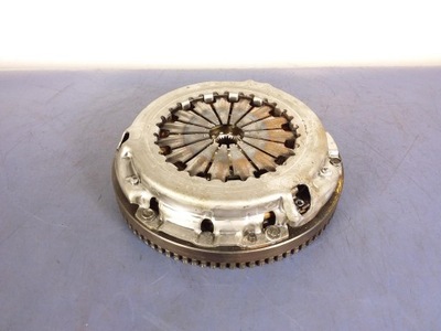 Toyota auris i 1.4 d4d зчеплення диск притиск фото №1