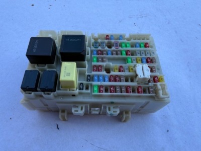 Reanult austral 1.2 e-tech коробка запобіжників 243809134r фото №1