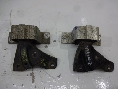 Подушка кронштейн двигуна dacia sandero i 1,6 b фото №1