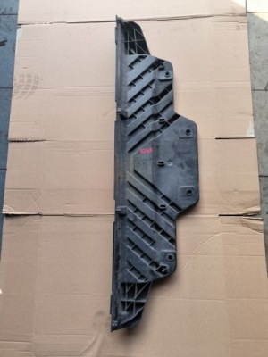 Audi q7 4m направляющая бампера задняя 4m0807329 фото №1