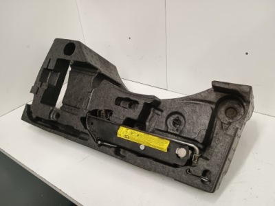 Вкладиш vw passat b6 b7 3c5012115d домкрат фото №1