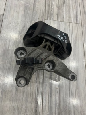 Кронштейн подушка двигателя clio iv 1,5 dci 112845638r фото №1