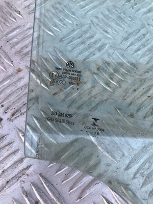 Скло двері задня права vw t-roc 17- 2020 rok фото №1