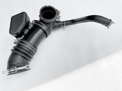 Toyota auris ii lift 1,8 гібрид труба повітря 17880-0t050 фото №1