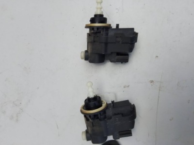 Ford ecosport моторчик регулювання лампи світло 90016098 фото №1