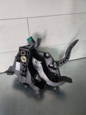 Opel vivaro b 2015 педаль гальма 93459474 фото №1