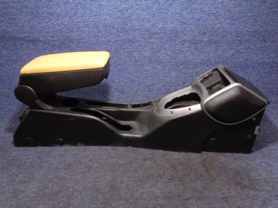 Подлокотник туннель alfa romeo gt 2003-2010r. кожа оранжевый фото №1