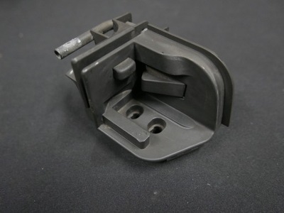 Bmw g31 кронштейн шторка багажника фото №1